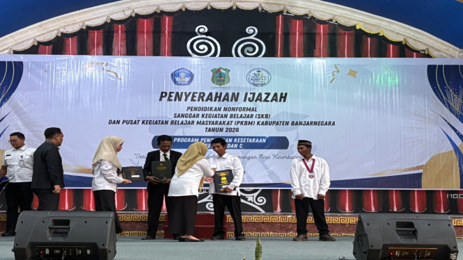 2.168 Warga Belajar di Banjarnegara Terima Ijazah Paket A, B, dan C, Pemkab Bidik Kenaikan IPM dan Kualitas SDM