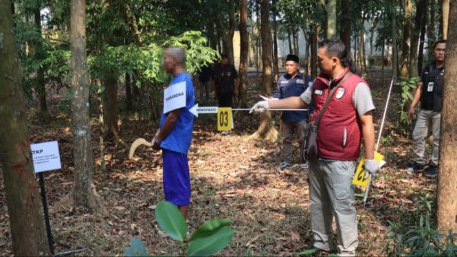 Polres Purbalingga menggelar rekonstruksi kasus pembunuhan kepala dusun di Desa Sangkananyu