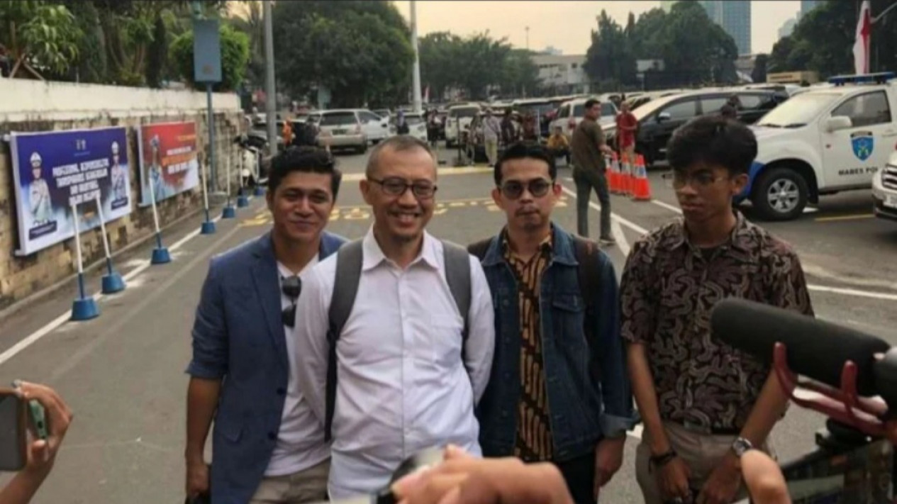 Foto Keluarga Sultan Tolak Bantuan Rp 2 M Dari Bali Towerindo Ini