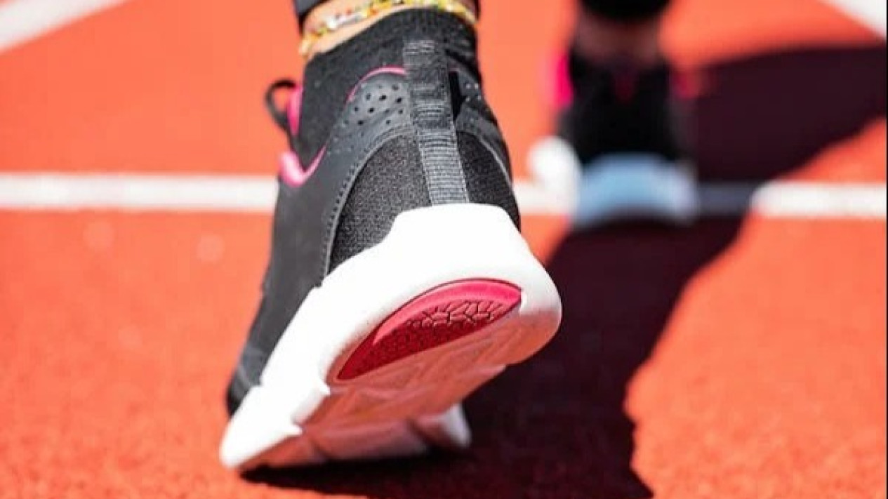 Foto 7 Rekomendasi Sepatu Running Terbaik Harga Pelajar, Nyaman Lari