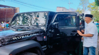 Wow dan Nyentrik Warnai Pendaftaran ke KPU: Elite PKB Bawa Rubicon, Ketua Gerindra Naik Kuda
