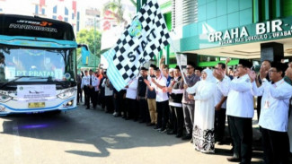 Gubernur Jatim Lepas Jamaah Haji Kloter Pertama di Asrama Haji Sukolilo Surabaya