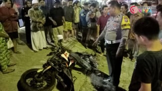 Hendak Mendahului, Turis Australia Tabrak Pengendara Motor Hingga Pingsan
