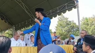 Viral di Medsos Aktivis PMII Siram “Air Doa” Pejabat