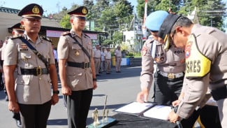 Kapolres Lumajang Kukuhan 4 Kapolsek dan Sertijab Kasat reskrim