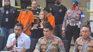 Gerebek Pabrik Jamu Ilegal di Banyuwangi, Polisi Amankan Ribuan Botol dan Ratusan Dus Jamu Siap Edar
