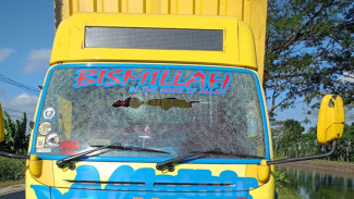 Pemotor Lempar Batu, Menjadi Teror Pecahnya Kaca Truk