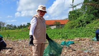 Pesisir Muncar Jadi Pulau Sampah, DLH Banyuwangi: Ayo Lebih Bijak Kelola Sampah