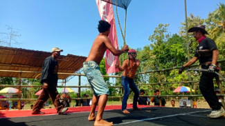 Kemarau Panjang, Warga Banyuwangi Gelar Tradisi Tiban Untuk Minta Hujan