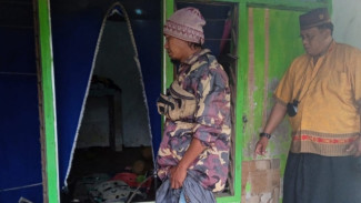 Penghuni Tidur, Rumah Warga Jember Diserang Orang Tak Dikenal