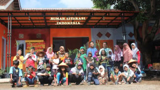 Rumah Literasi Indonesia, Berhasil Ciptakan Habit Positif Di Lingkungan Masyarakat
