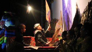 Parade Dalang di Banyuwangi Semarakkan Hari Wayang Nasional