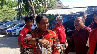 Wamen ATR Raja Juli Antoni Kunjungi Agenda PSI, Protes Soal Bendera