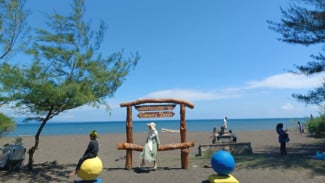 Pantai Cemara,  Destinasi Wisata Edukasi di Banyuwangi