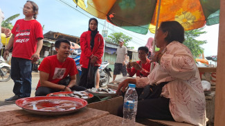 Chandra Astan Blusukan Ke Pasar Tradisional, Ini Curhatan para Pedagang