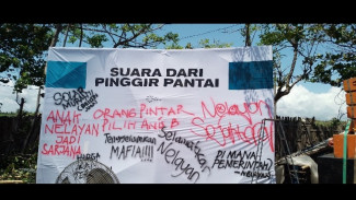 Kunjungan Disambut Baliho Penuh Coretan, Anies : Ini Bagus