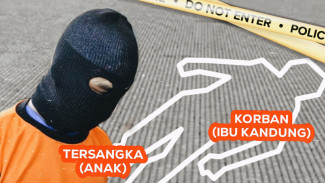 Pelaku Pembunuh Ibu Kandung di Jember Menangis Tersedu Saat Rekonstruksi