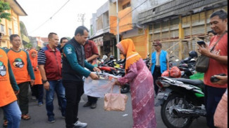Pemkot Probolinggo Kreasikan Sampah APK Menjadi Souvenir Seperti ini