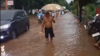 Hujan Deras Rawan Pohon Tumbang dan Genangan Air, Hati-hati Saat Melintas