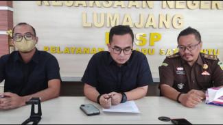 Tersangka Korupsi Bibit Pisang Mas Kirana, Ditahan