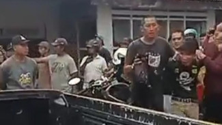 Begal Yang Keseharian Bekerja Sebagai Kuli Bangunan, Apes Dihajar Warga