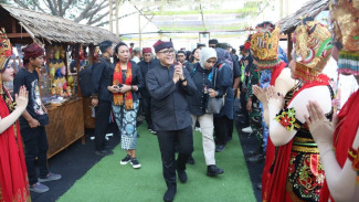 Ciptakan Banyuwangi Festival, Anas Ditanya Kapan Kerjanya