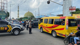 Haul Habib Sholeh Tanggul Jember, Kendaraan Padat Merayap
