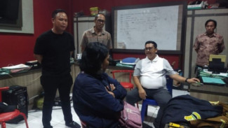Ngaku Jaksa, Seorang Wanita Anggota LSM Ditangkap Tim Kejari Probolinggo