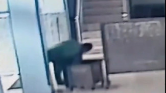 Pencurian Kotak Amal Masjid Terekam CCTV, Waspadalah!