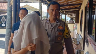 Cinta Berujung Tragedi: Wanita Muda Tusuk Pacar Hingga Berkali-kali di Villa Prigen