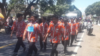 Gerak Jalan di Ruas Jalan Nasional, Polsek Wongsorejo: Mobil Pembawa Sound System Dilarang!