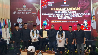 KPU Banyuwangi Terima Pendaftaran Ipuk Fiestiandani-Mujiono