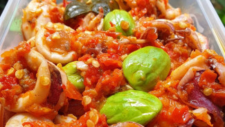 Sambal Cumi Pete: Lezatnya Cumi Segar dan Petai yang Menggugah Selera