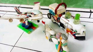 Miniatur dari Sampah: Aksi Nyata Taufiqur Rahman untuk Lingkungan dan Ekonomi