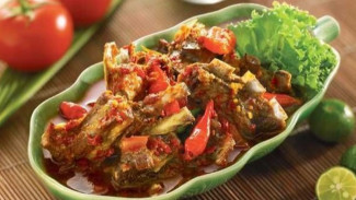 Iga Oseng Mercon: Ledakan Rasa Pedas yang Menggoyang Lidah!
