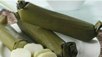Lontong Punel Daun Pisang: Makan Menjadi Lahap!