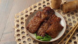 Teknik Merebus Tempe Bacem Agar Tidak Hancur Meski Dimasak Lama Sampai Bumbunya Mengental