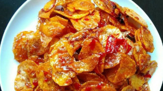 Kering Kentang Pedas Manis, Gurih, Renyah, dan Menggugah Selera