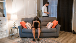 Meredam Badai Rumah Tangga: Tips Bijak Menyelesaikan Konflik dalam Pernikahan