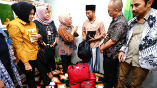 Kunjungi Rumah Duka Siswi Korban Pembunuhan di Banyuwangi, Menteri PPPA: Pastikan Negara Hadir
