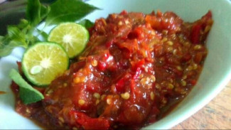 Sambel Ulek Dadakan untuk Kaum Mageran. Wajib Cobain!