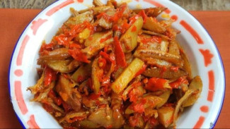 Jengkol Teri Balado, Pedas Gurih yang Bikin Ketagihan