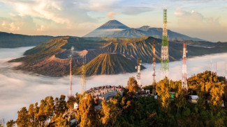 9 Surga Pendakian: Gunung Terindah di Pulau Jawa