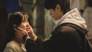 Top Drakor 2025: 5 Drama Korea yang Bikin Kamu Terjebak di Zona Baper Selamanya!