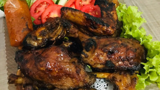 Bukan Cuma Kecap, Ternyata Bahan Tambahan Ini Bikin Ayam Bakar Rasanya Mewah Tak Terlupakan