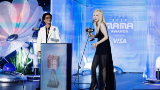 Invasi Kpop Di Inggris  ! 'APT' Dan 'Who' Dari Jimin Naik Ke Posisi 5 Besar Di Tangga Lagu Resmi Inggris