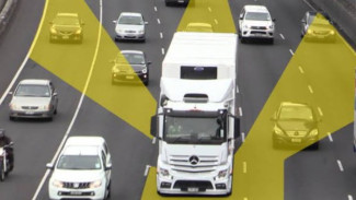 Waspada Blind Spot Truk! Cara Aman Berkendara di Sekitar Kendaraan Besar