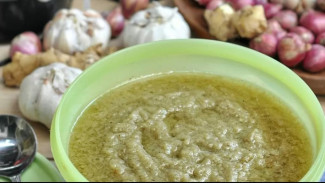 Rahasia Membuat Bumbu Dasar Putih, Kunci Masakan Nusantara yang Lezat dan Praktis