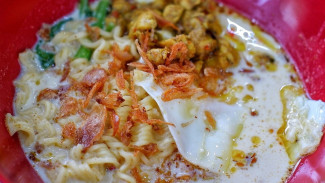 Anak Kos Merapat! Ini Trik Simpel Bikin Makanan Enak Cuma dari Mie Instan