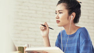 6 Cara Jitu Menemukan Ide Menulis yang Nggak Ada Habisnya!  Pernah Merasa Buntu Saat Mau Menulis? Ini Solusinya!